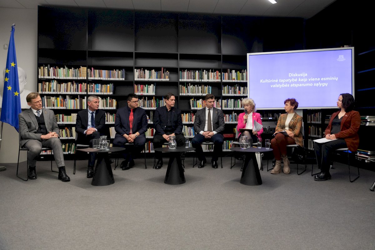 Kultūros ministras š. „Buritis“ kviečia jus žiūrėti į kultūrą kaip į svarbią valstybės gynybos dalį