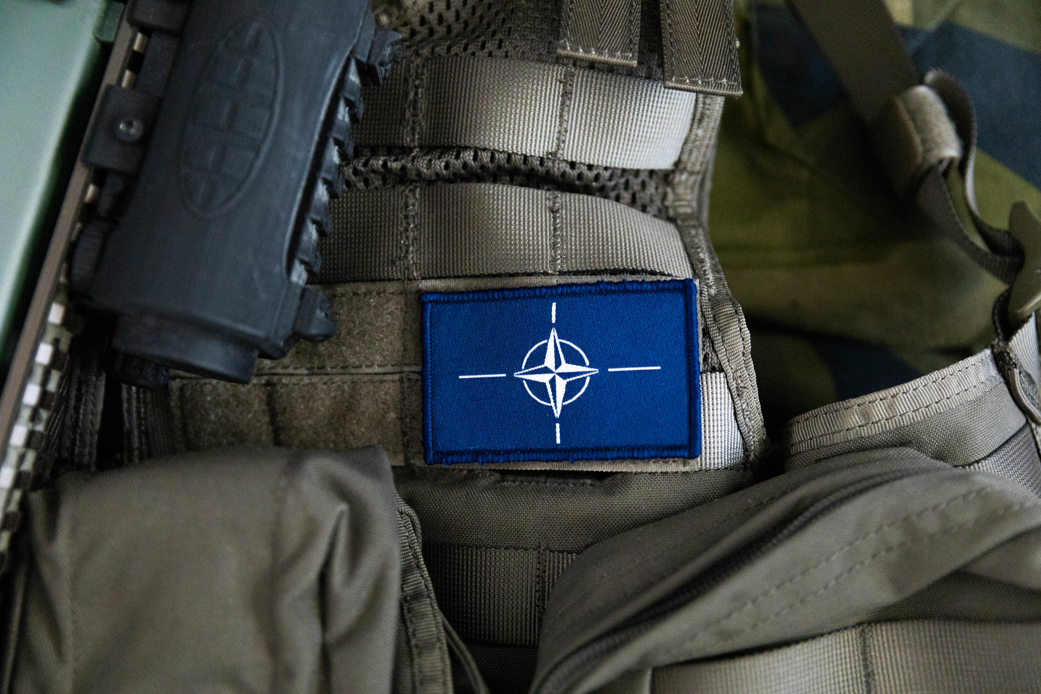 NATO sąjungininkai sutinka padidinti ginklų atsargas prieš viršūnių susitikimą