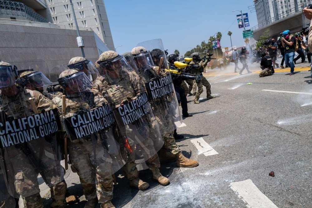 Trumpas dislokuoja Nacionalinę gvardiją Kalifornijoje dėl imigracijos protestų