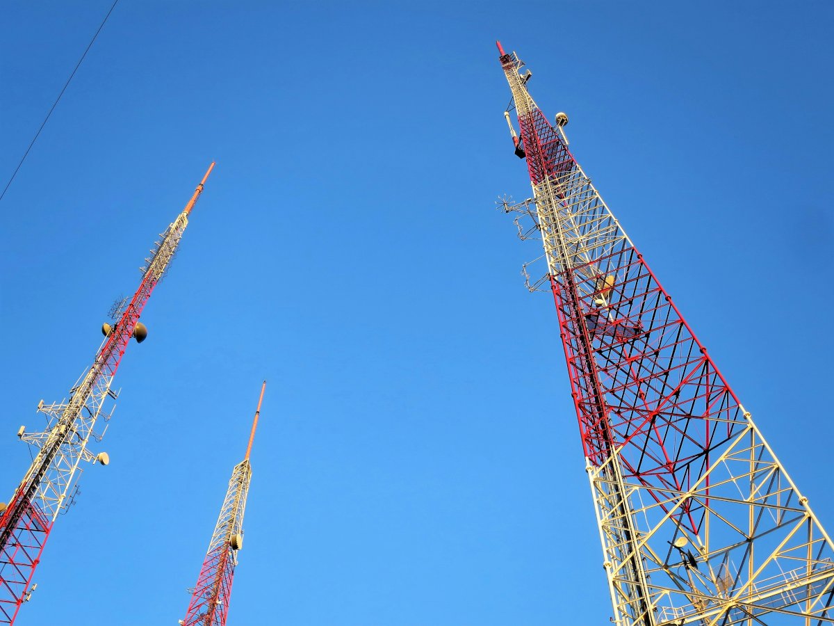 Tarptautinė aviacijos bendruomenė spaudžia Rusiją: GNSS signalo sutrikimai turi sustabdyti