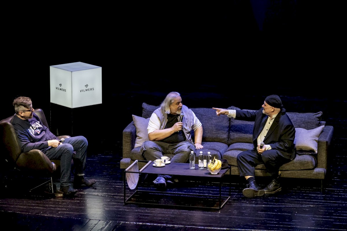 Juokas, prisiminimai ir ledai: šiltas „Šiaulių naktų“ vakaras dramos teatre