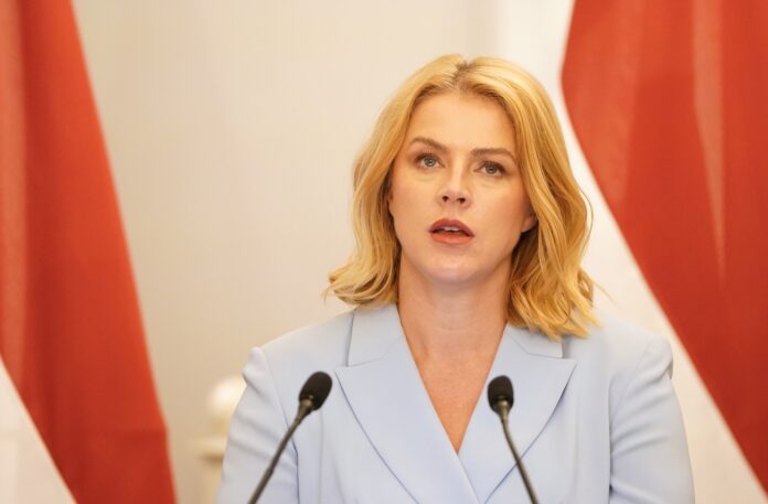 Ministro pirmininko pažadai – „Rail Baltica“ tęsis Latvijoje, užtikrintas finansavimas