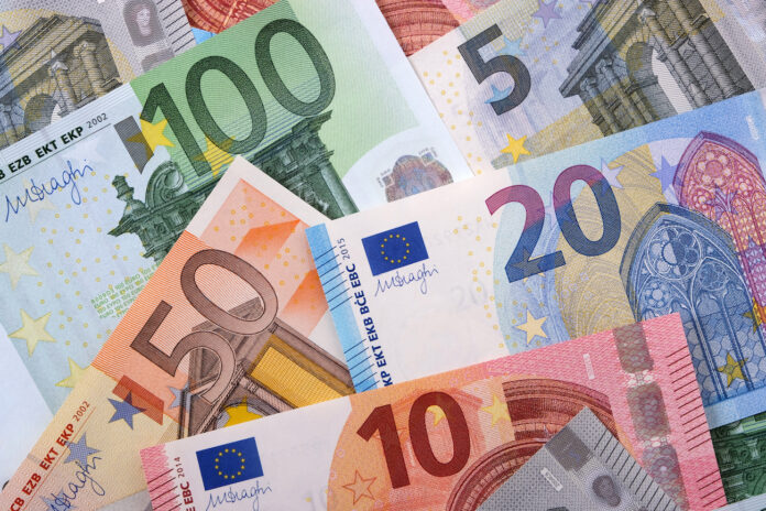 Latvija skolinasi 1,25 milijardo eurų tarptautinėse finansų rinkose
