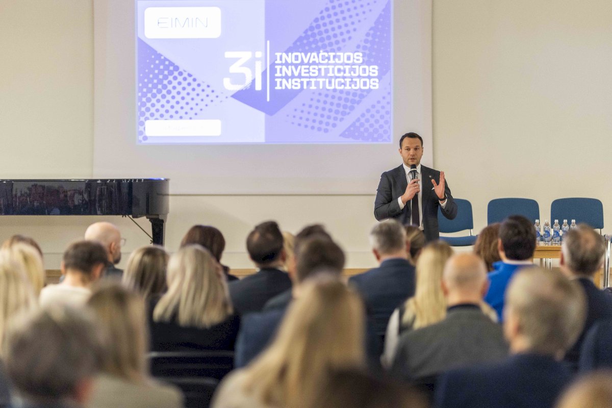 EIMIN ministras E. Grikšas pristatė subalansuotos ekonomikos strateginį planą „3i“