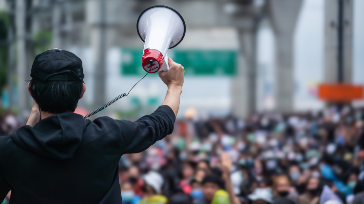 Priešas viduje – dvigubas populizmo vaidmuo demokratizuojant