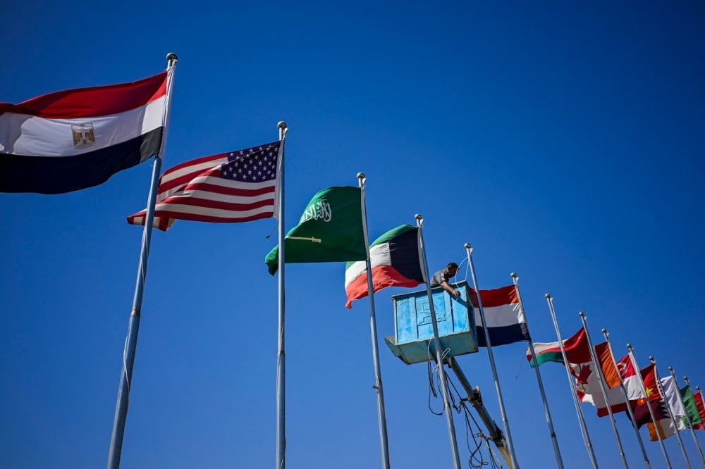 Persijos įlankos valstybės išėjo iš Gazos karo su ištekliais Viduriniams Rytams atstatyti