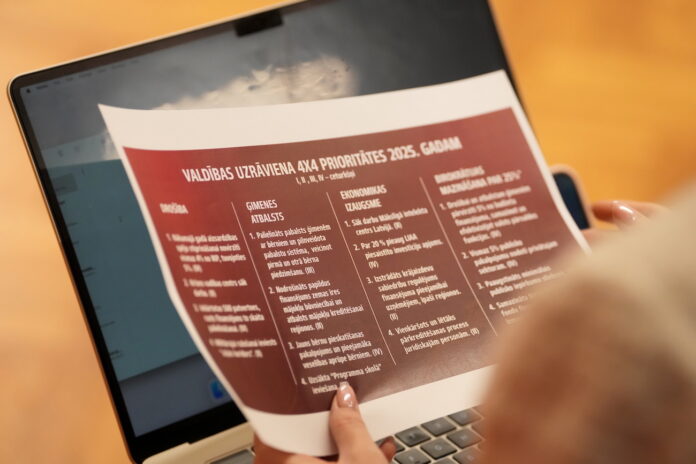 BNN FOKE | Bandė pelnyti palankumą, bet nepavyko: kas nutiko Latvijos vyriausybei „perkrauti“?