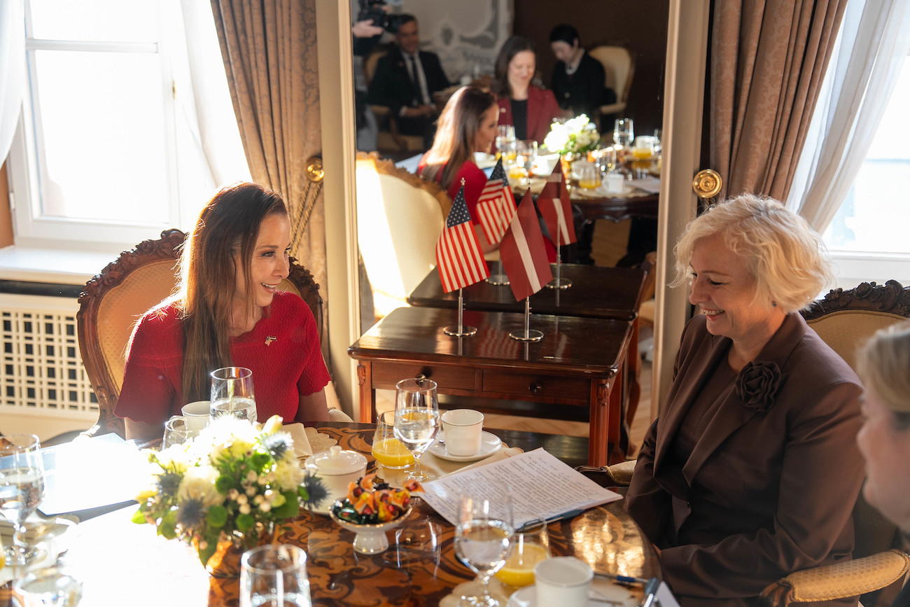 Saeimoje priimtas JAV ambasadorius – dėmesys saugumui ir investicijoms