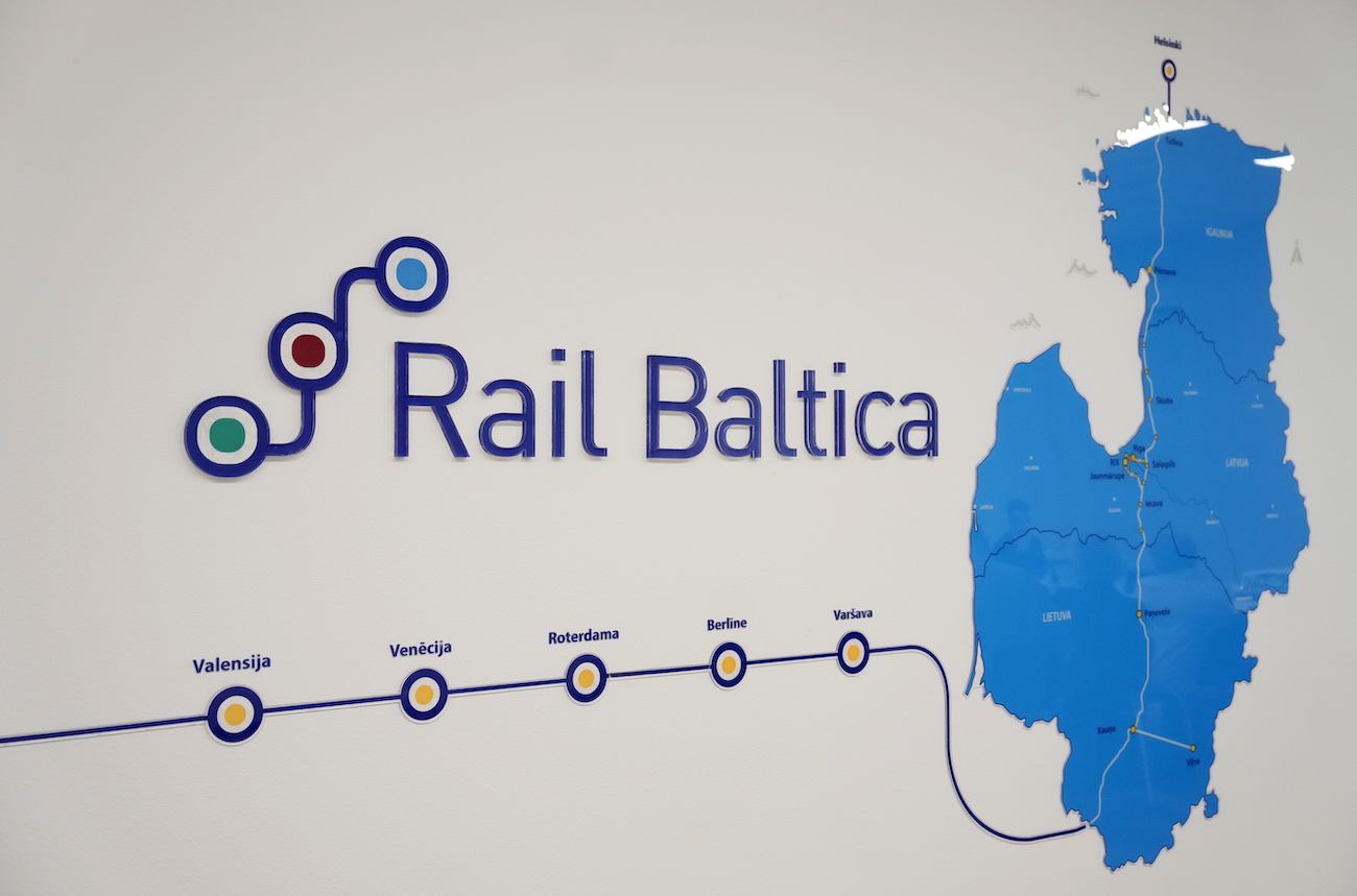 Tarnybinio tyrimo komisija nagrinės „Rail Baltica“ pirkimą geležinkelio iešmams